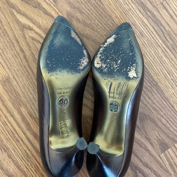 Dolce and Gabbana brown metallic pumps - Picture 5 of 6